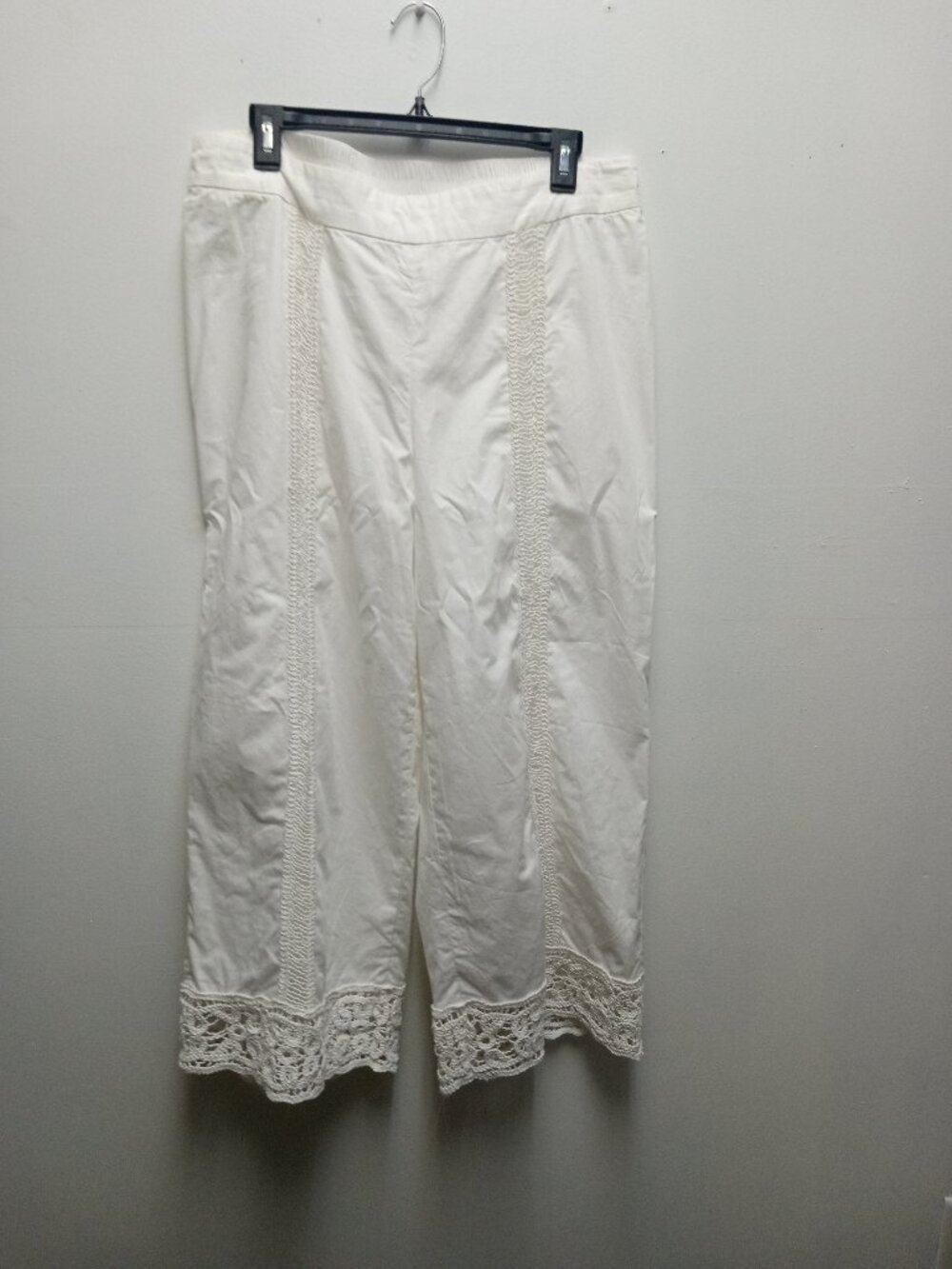 Preloved philosophy XL White pants 100% cotton w/tags